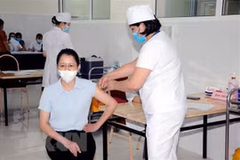 Vietnam accelerates efforts to secure adequate COVID-19 vaccine supplies: Scholar