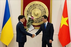 Appointment decision presented to Vietnam’s Honorary Consul General in Ukraine’s Odessa