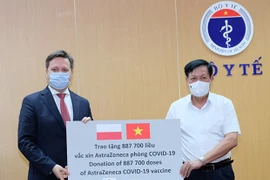 Vietnam receives nearly 2 million doses of COVID-19 vaccine donated by Poland, RoK