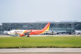 The upgrade of Hanoi-based Noi Bai International Airport's runway is completed. (Photo: VietnamPlus) 