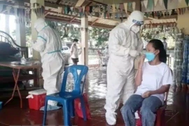 Quang Binh provides effective support for Laos’ Khammouane province in COVID-19 fight