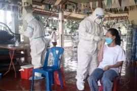 Quang Binh provides effective support for Laos’ Khammouane province in COVID-19 fight