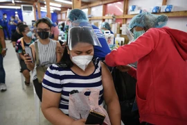 Philippines speeds up vaccination drive