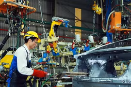 Manufacturing, processing maintains strong growth in Q1