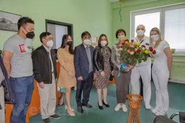 Vietnamese expats join Czech Republic’s efforts to fight COVID-19