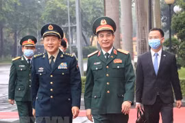Vietnamese, Chinese defence ministers hold talks in Hanoi
