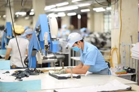 Vietnam textile industry combats pandemic with PPE switch: Forbes