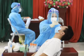 Hanoi regulates COVID-19 testing, monitoring, quarantine for returnees