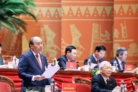 Congress discusses draft documents on Party building, national development 