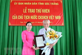 President praises elderly man for charitable activities