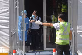Singapore issues new measures for managing Omicron variant cases