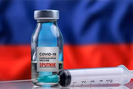 Vietnam adds over 320 million USD to buy COVID-19 vaccines 