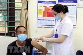 Border residents in Quang Ninh receive COVID-19 vaccine jabs 