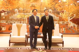 Samsung urged to back Hanoi in smart city development