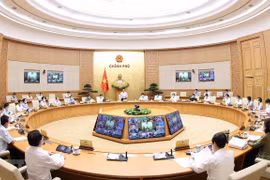 PM urges localities to persistently pursue dual goals