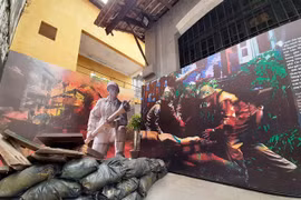 Hoa Lo Prison hosts exclusive Hanoi war exhibition