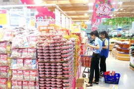 HCM City works to ensure food safety, steady prices during Tet