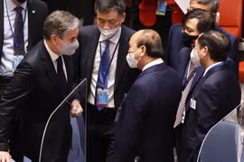 President Nguyen Xuan Phuc continues hectic schedule in New York