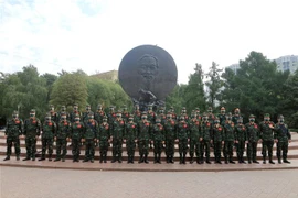 Vietnamese team pays tribute to President Ho Chi Minh ahead of Army Games