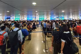 HCM City airport opens more check-in counters, security scanners