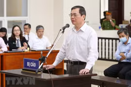  Trial of ex-minister of industry and trade, accomplices reopens 