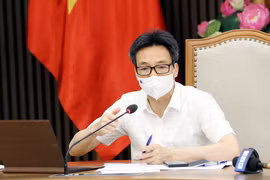 Deputy PM emphasises serious social distancing practice to stop COVID-19 spread in HCM City
