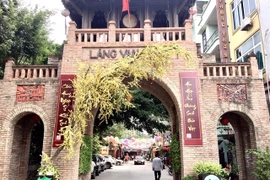 FVH half-day excursion and workshop in Van Phuc silk village