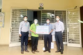Donations give more impulse to COVID-19 fight in HCM City
