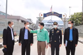 Thailand reopens two border checkpoints with Malaysia