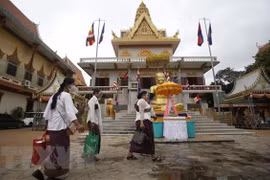 Cambodia thanks Vietnam for support in COVID-19 fight