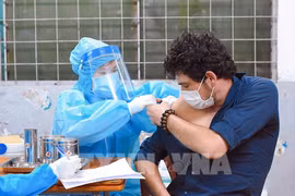 COVID-19: 4,000 foreigners vaccinated in Hanoi