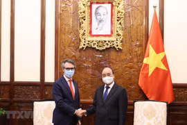 EU Ambassador willing to help Vietnam access COVID-19 vaccine sources