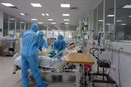 Officials check progress of intensive care centres in HCM City 