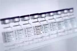 Vietnam proposes Pfizer cooperate in COVID-19 treatment drug production