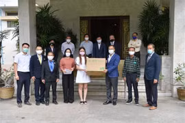 Embassy assists Vietnamese in Thailand in fighting COVID-19