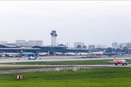 PM orders minimizing inbound flights until Tet over new coronavirus variant concerns