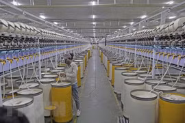Vietnam’s GDP growth to expand by 7 pct in 2021: AMRO report 