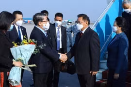 Lao top legislator begins official visit to Vietnam