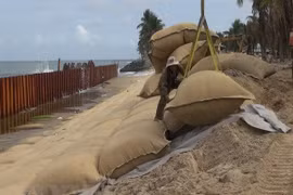 Long An to spend over 1 trillion VND on anti-erosion projects