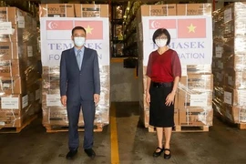 Vietnamese Embassy in Singapore receives first batch of aid from Temasek Foundation 