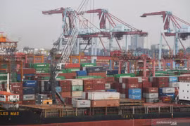 Indonesian economy must grow 6-7 pct. to escape middle-income trap