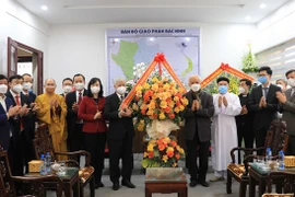 Front leader congratulates Bac Ninh Diocese on Christmas