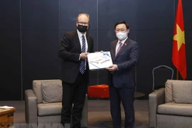 Top legislator receives Salo mayor, international entrepreneurs
