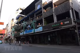 HCM City keeps shutdown of certain services in place