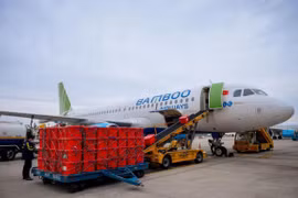 Bamboo Airways provides free transport of medical equipment to Hai Duong