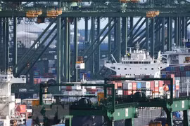 Singapore economy expands 14.3 percent in Q2