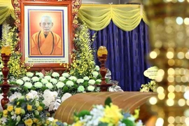 President Nguyen Xuan Phuc pays tribute to Vietnam Buddhist Sangha leader Thich Pho Tue