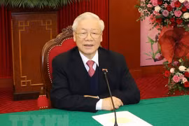 Cambodian leader congratulates Vietnam on success of 13th National Party Congress
