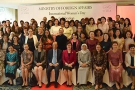 Foreign ministry hosts gathering for female diplomats 
