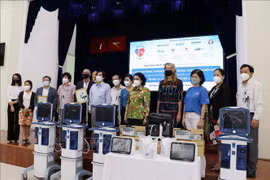 AmCham Vietnam donates medical supplies, equipment to HCM City 